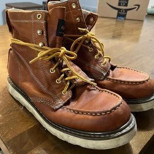 Moc toe work boots